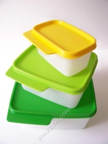 Tupperware drži kartice postavljene od 3